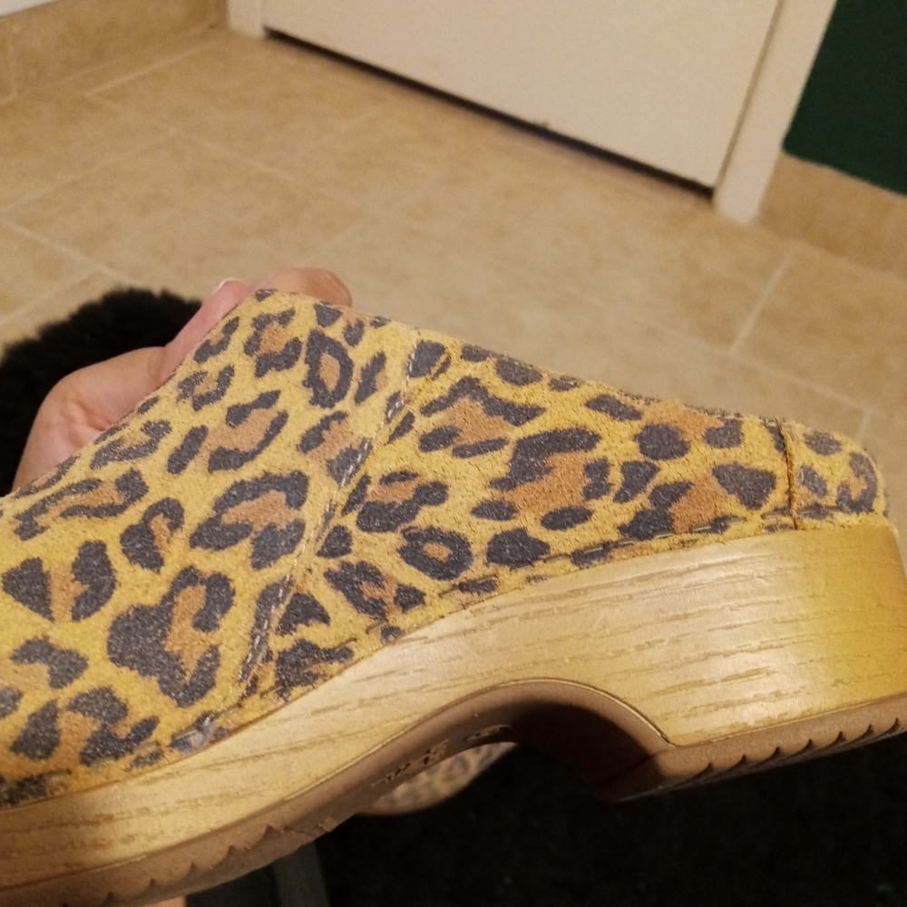 Dansko, mules, clogs, leopard print, animal print
